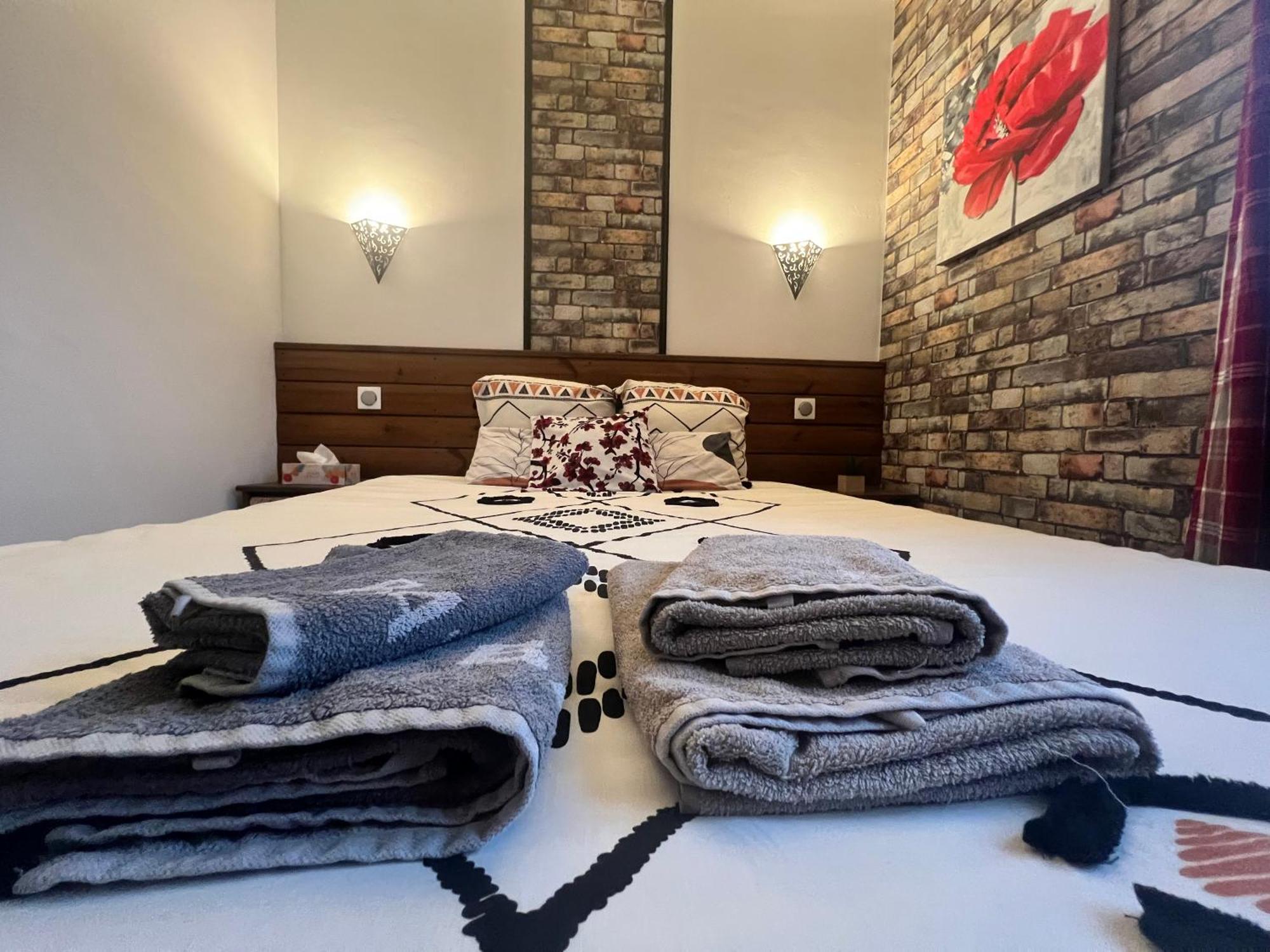 Chambres D'Hotes Le Saint Victor - Provence, Vaucluse Pernes-les-Fontaines Dış mekan fotoğraf