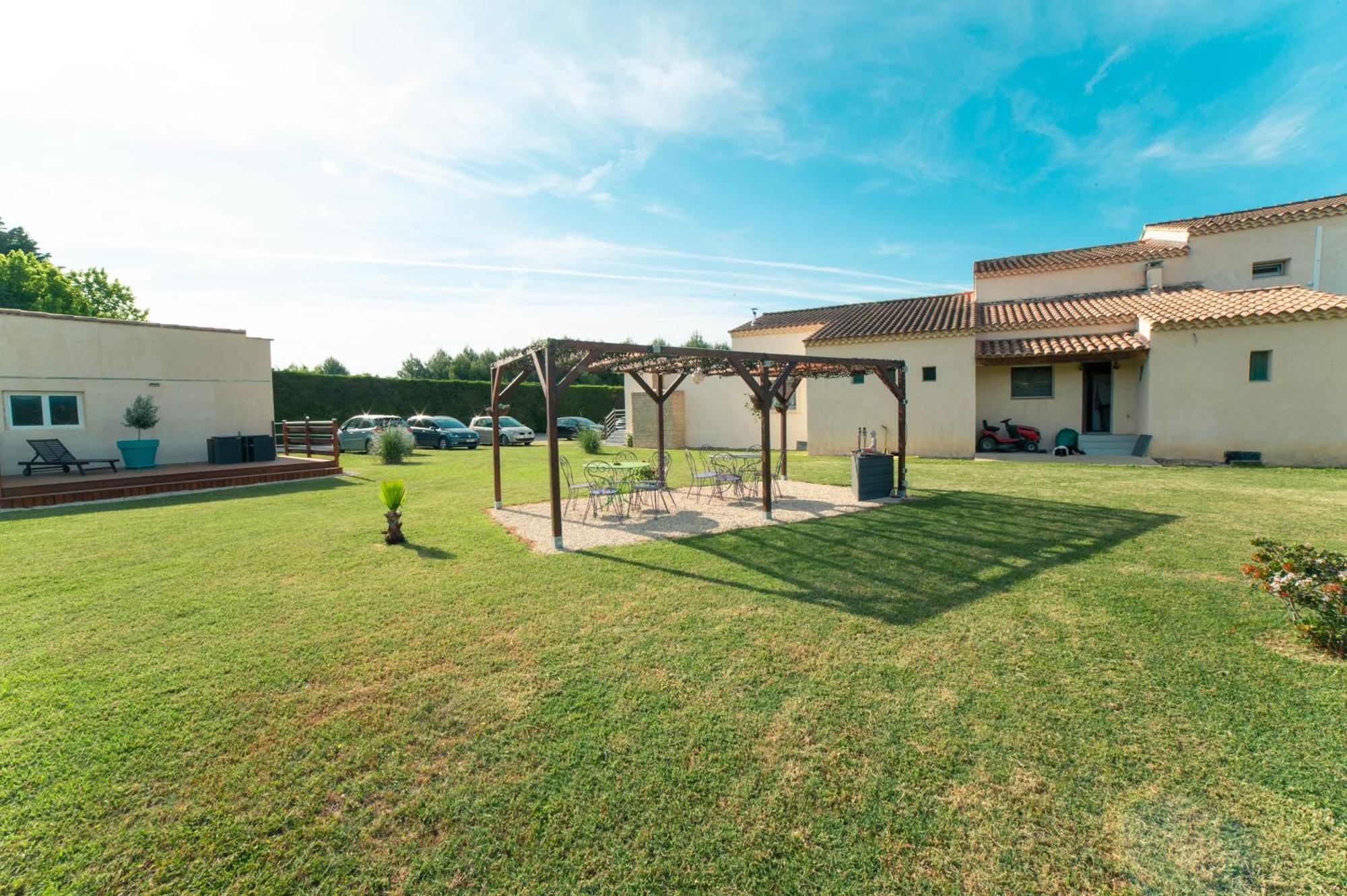 Chambres D'Hotes Le Saint Victor - Provence, Vaucluse Pernes-les-Fontaines Dış mekan fotoğraf