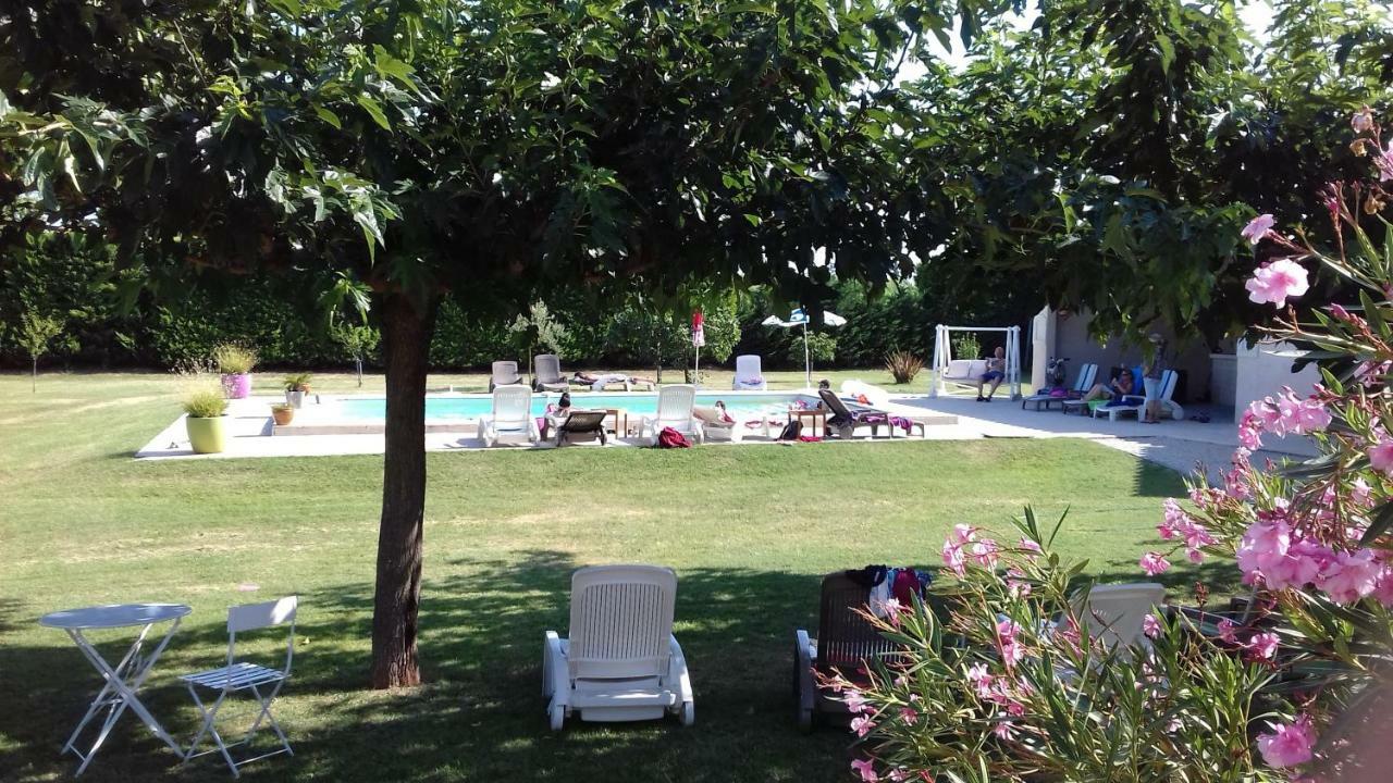 Chambres D'Hotes Le Saint Victor - Provence, Vaucluse Pernes-les-Fontaines Dış mekan fotoğraf